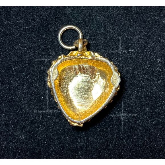 Vintage Gold Tone Strawberry Pendant Unmarked Textured Fruit Charm Jewelry - Picture 3 of 8